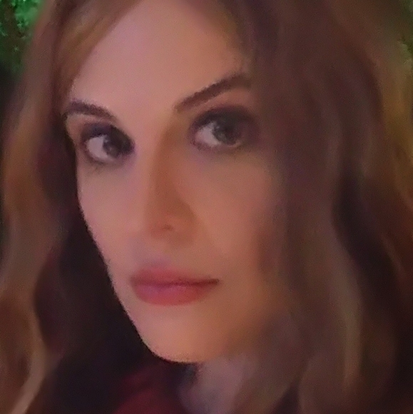 Meet your Posher, Emily - Picture 2 of 2